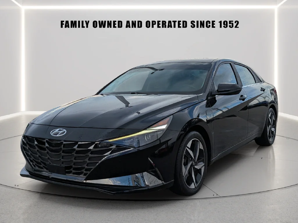 Used 2023 Black Hyundai Limited image 2