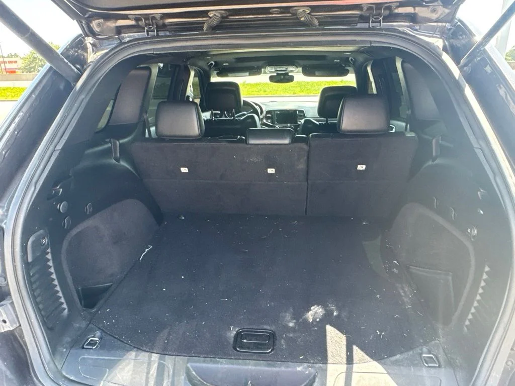Used 2020 Gray Jeep Limited image 4