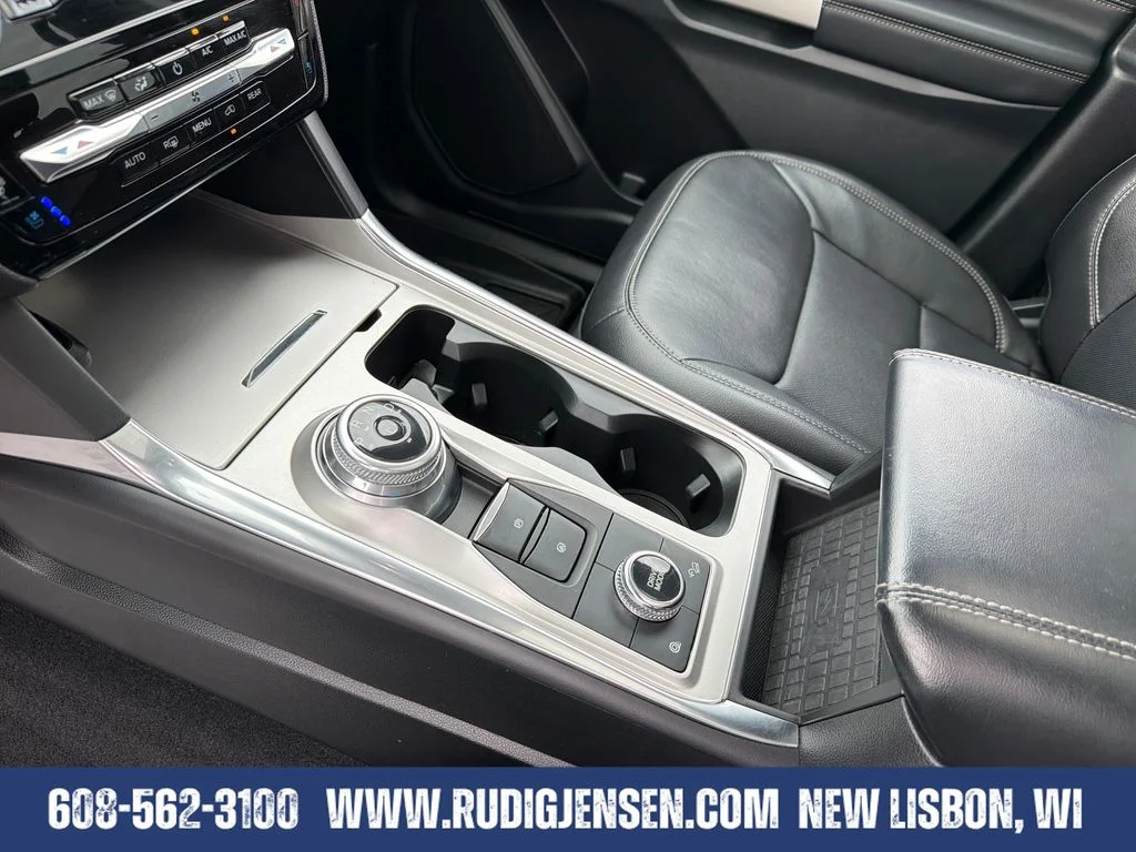 Used 2023 White Ford Limited image 27