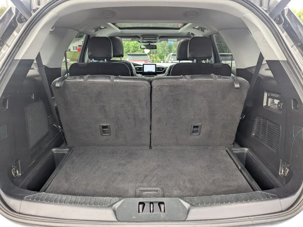 Used 2021  Ford Limited image 27