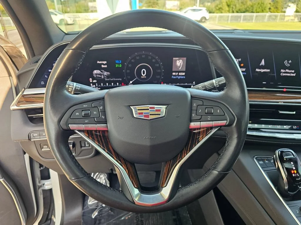 Used 2021 CRYSTAL WHITE TRICOAT Cadillac Premium Luxury image 28