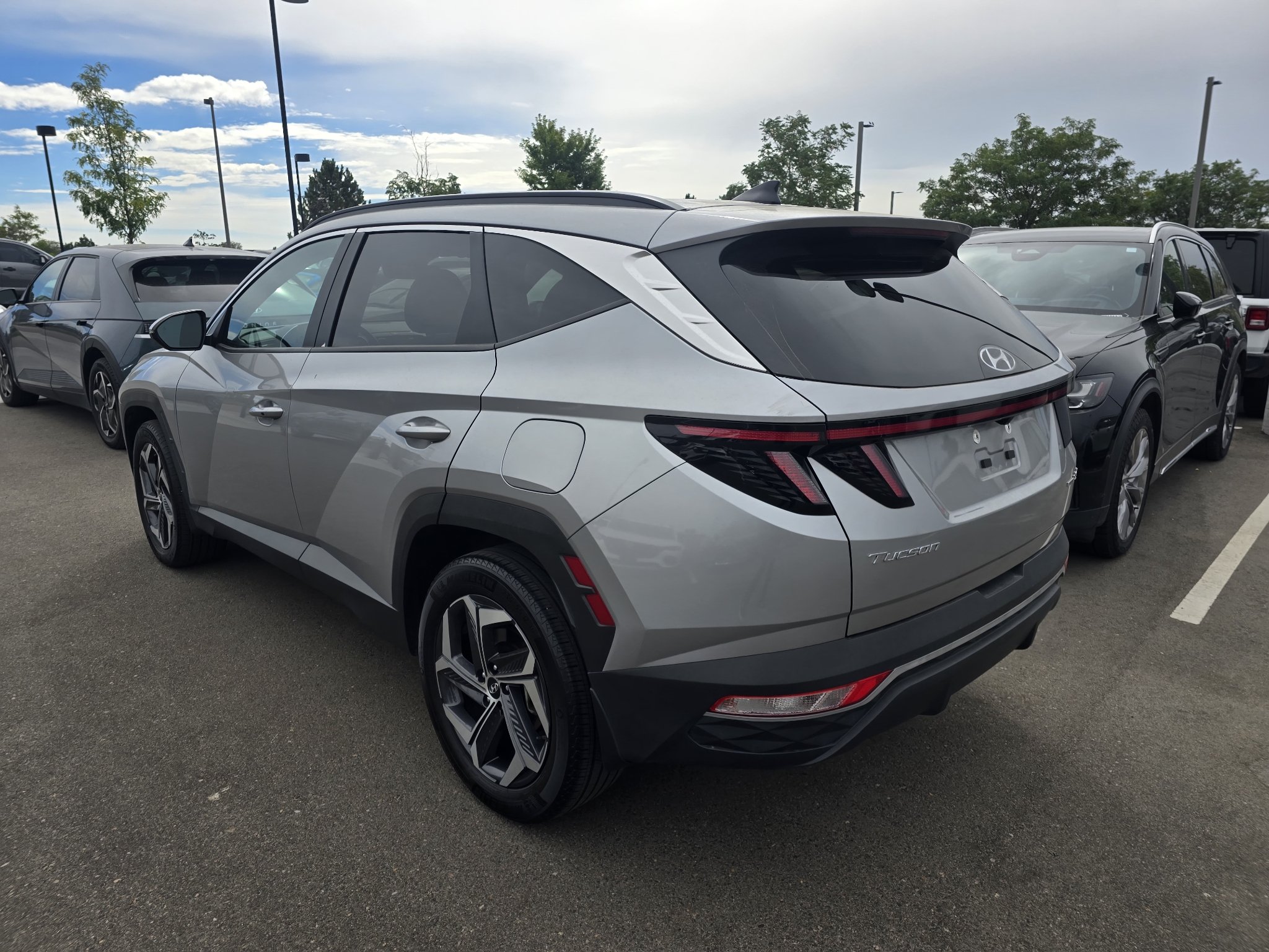 Used 2022 Shimmering Silver Hyundai SEL image 3