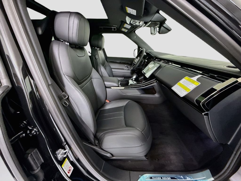 New 2026 Santorini Black Land Rover Dynamic SE image 20