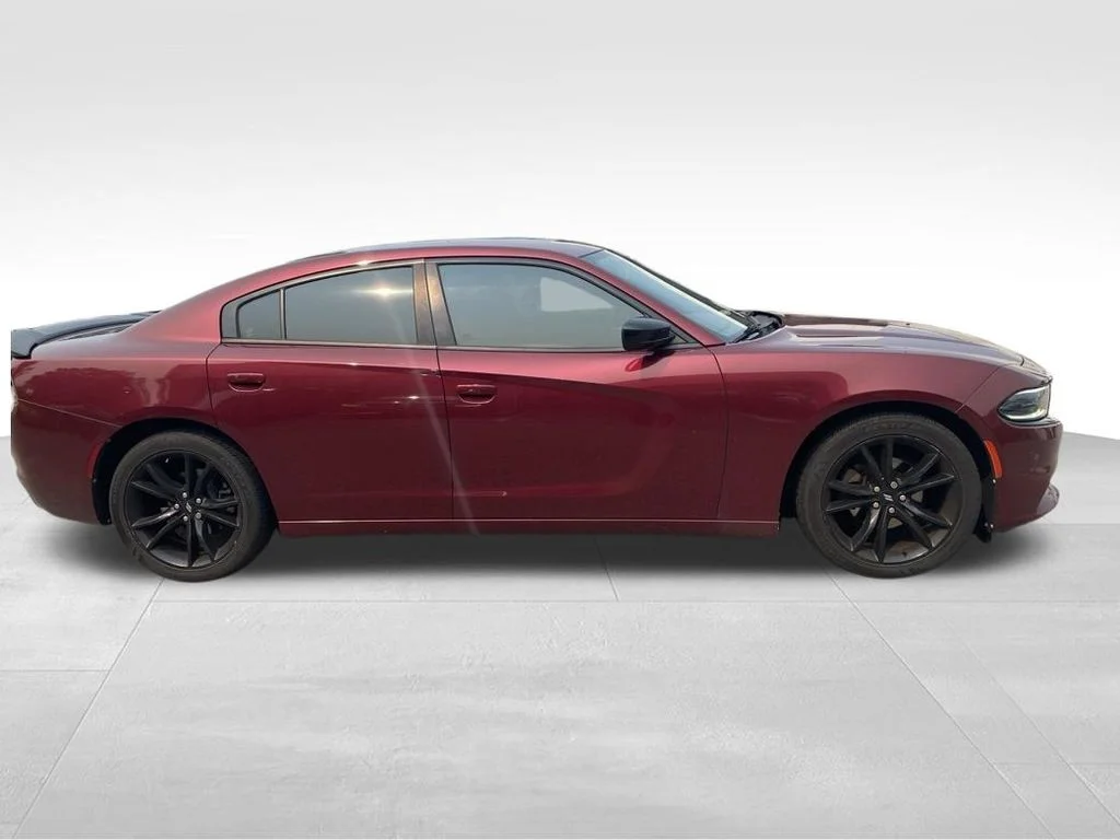 Used 2018 Red Dodge SXT image 13