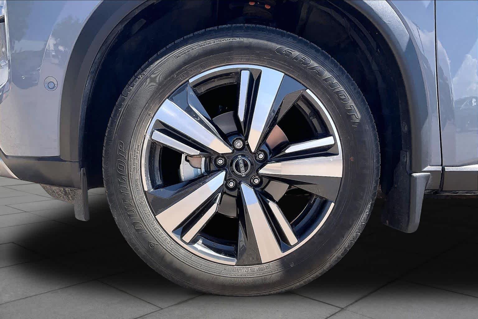 Used 2022 Boulder Gray Pearl/Super Black Nissan Platinum image 11