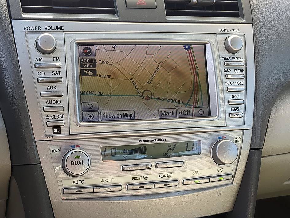 Used 2011 Aloe Green Metallic Toyota XLE image 25