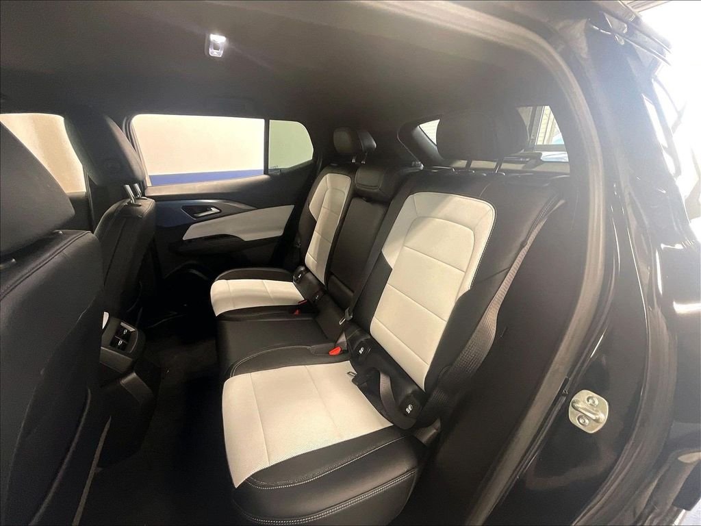 Used 2025 Black Chevrolet LT image 15