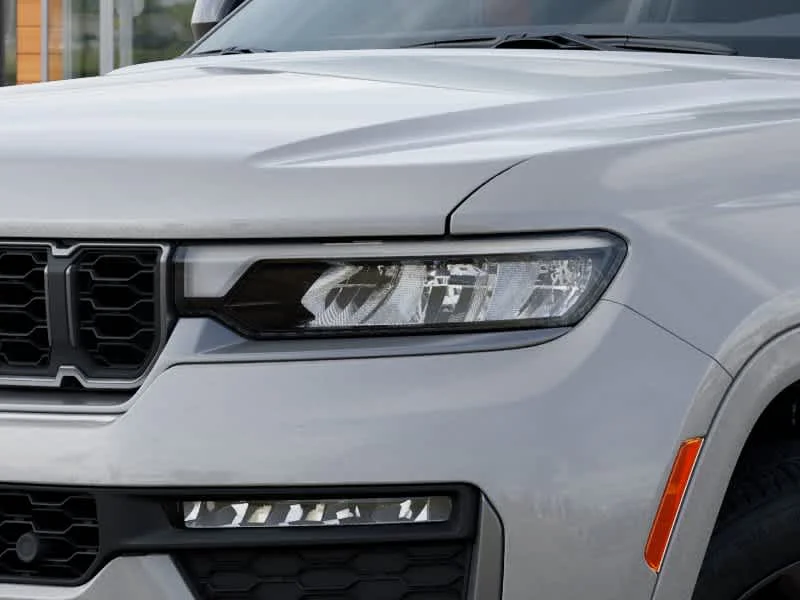 New 2026 Silver Zynith Jeep Limited Reserve image 10