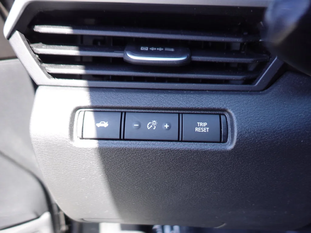 Used 2025 Super Black Clearcoat Nissan 2.5 SV image 17