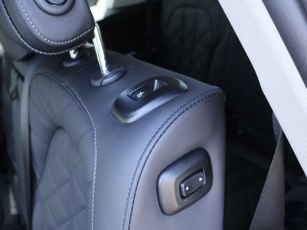 2025 BMW X7 40i - Photo 17