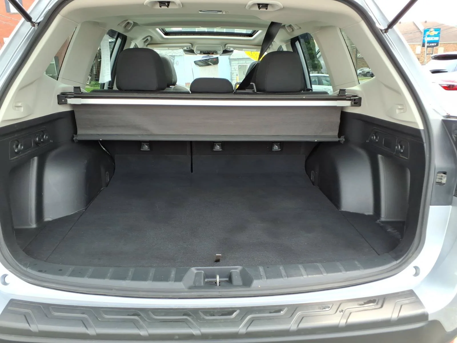 Used 2022 Ice Silver Metallic Subaru Premium image 14
