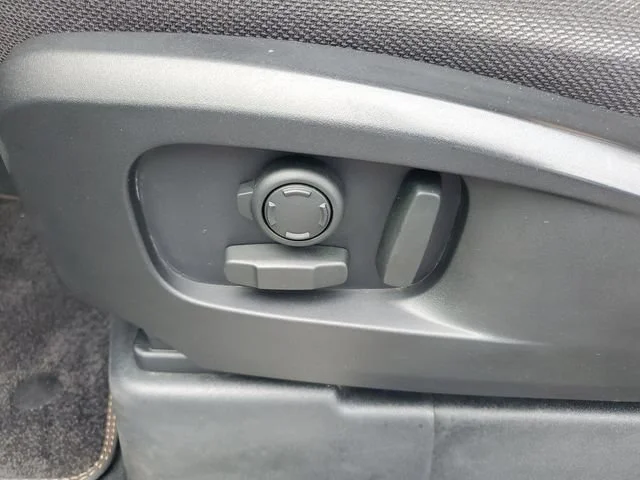 Used 2022 Gray Land Rover X image 12