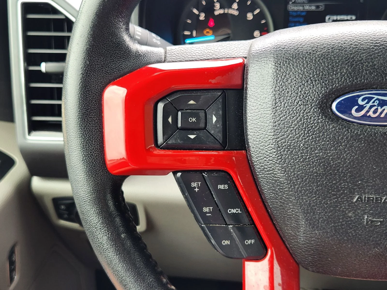 Used 2020 White Ford XLT image 28