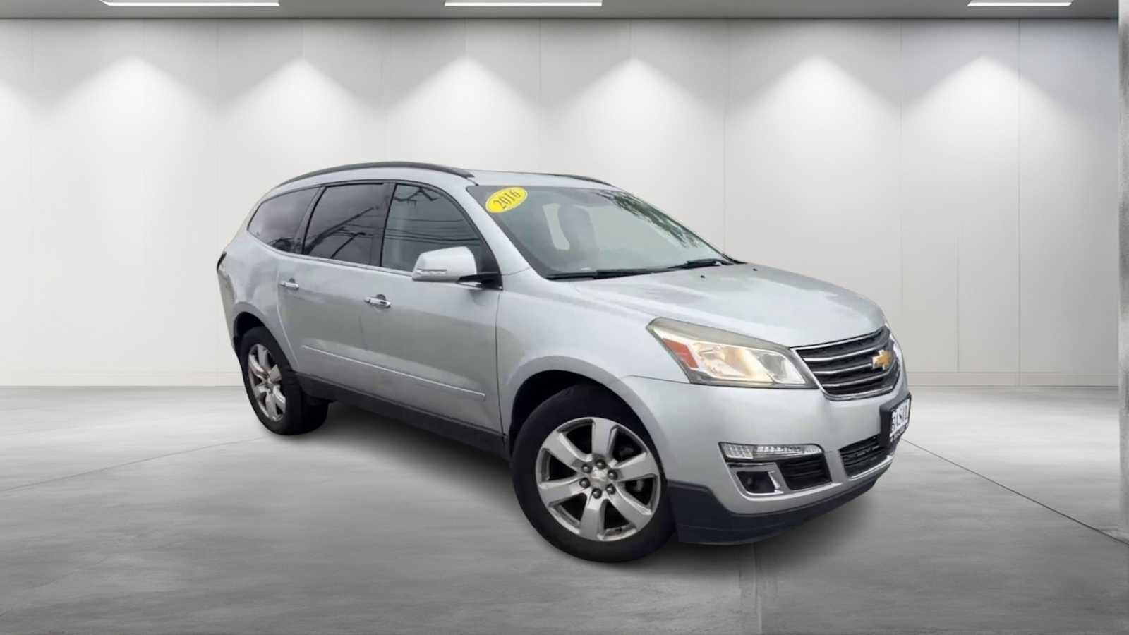 Used 2016 Silver Ice Metallic Chevrolet LT image 9