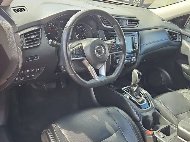 Used 2020 Orange Metallic Nissan SL image 10