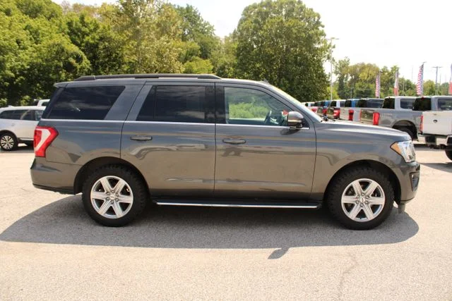 Used 2018 Gray Ford XLT image 9