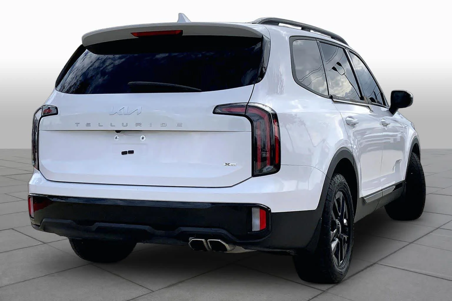 Used 2024 Glacial White Pearl Kia SX X-Pro image 13