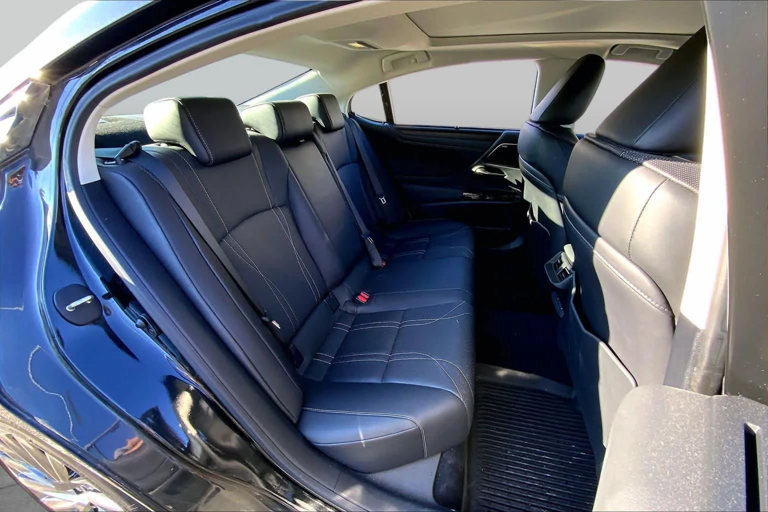 Certified Used 2024 Caviar Lexus Ultra Luxury image 20