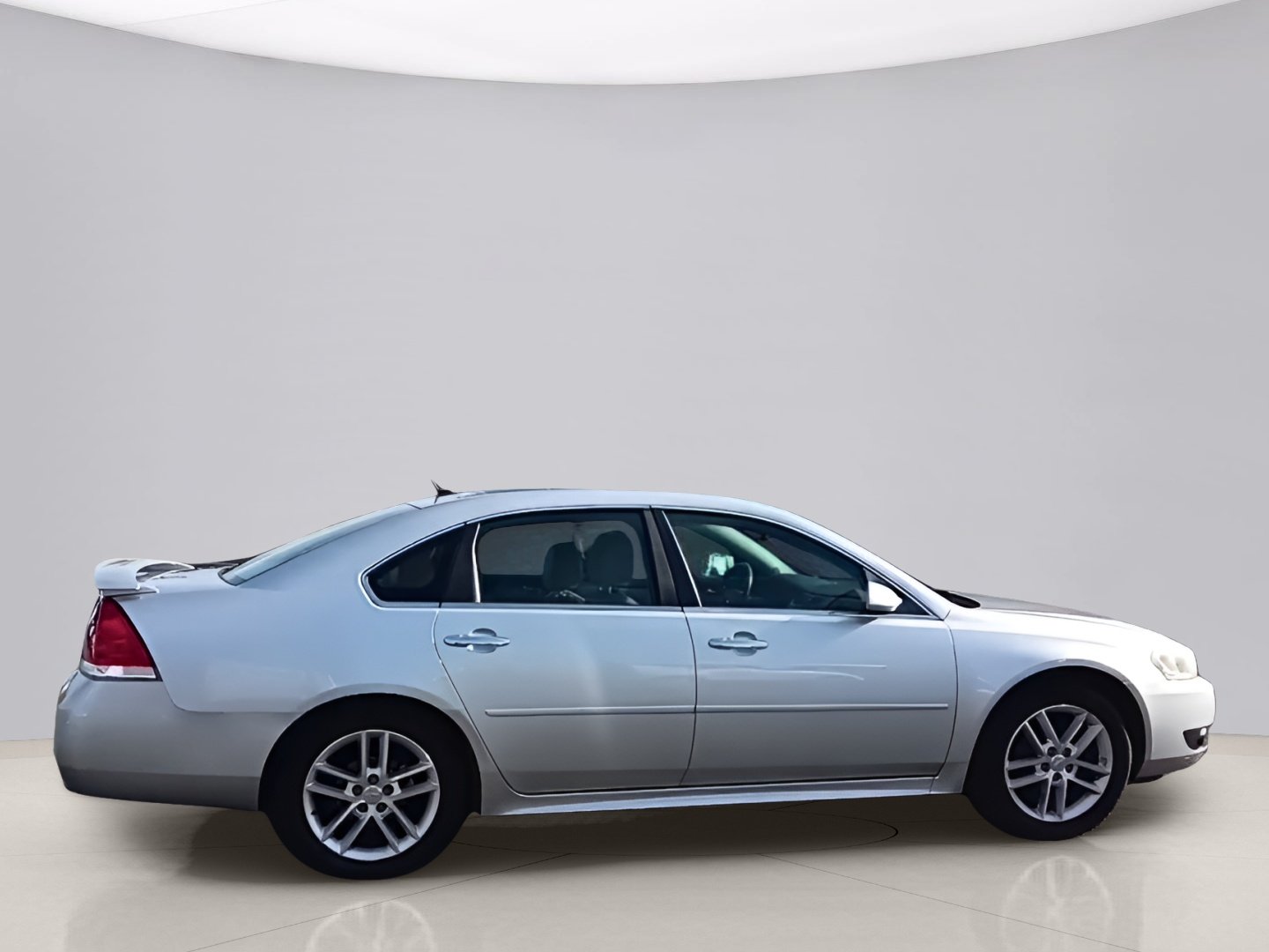 Used 2013 Silver Chevrolet LTZ image 8