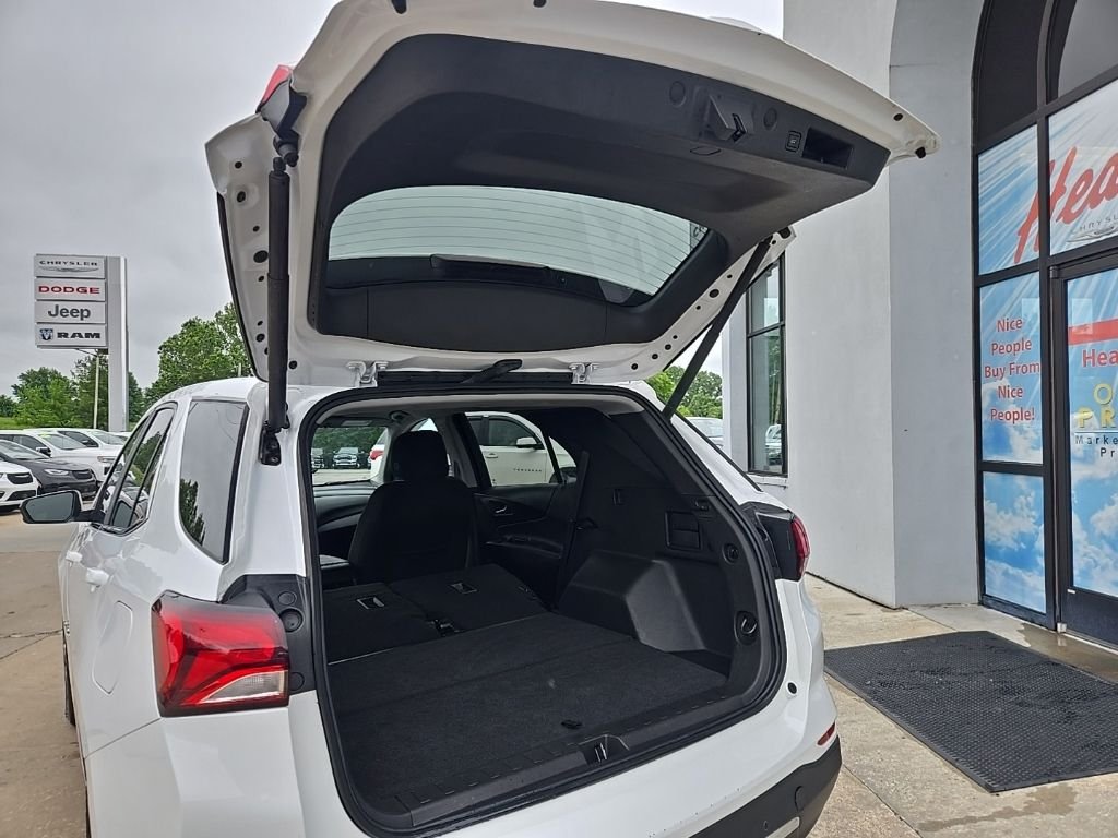 Used 2024 White Chevrolet LT image 85