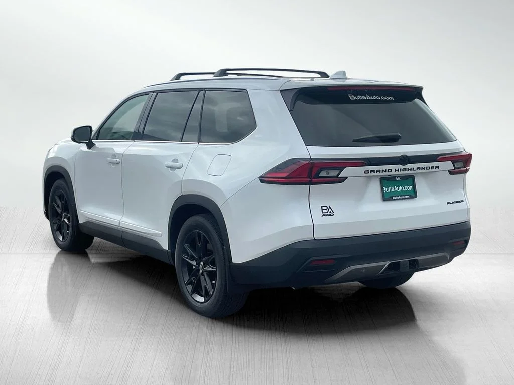 New 2026 Wind Chill Pearl Toyota Platinum image 5