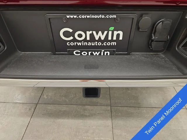 New 2026 Ruby Red Metallic Tinted Clearcoat Ford Lariat® image 18