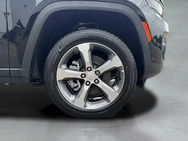Used 2024 Black Jeep 4xe image 9
