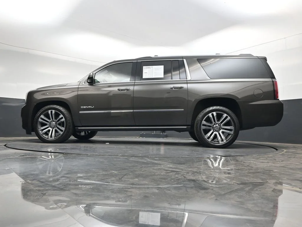 Used 2019 Gray GMC Denali image 40
