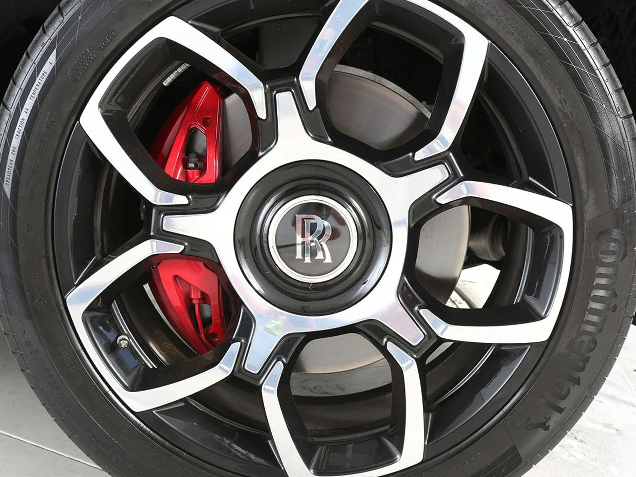 Used 2024 Blue Rolls-Royce Black Badge image 7