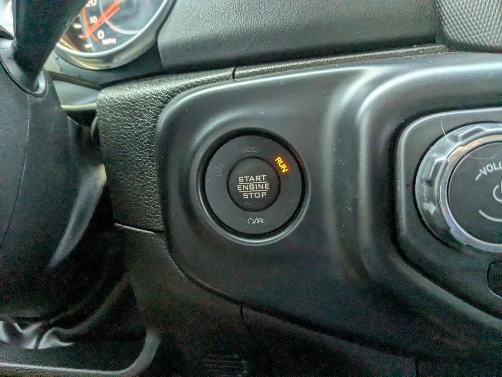 Used 2022 Sting-Gray Clearcoat Jeep Unlimited Sahara image 20