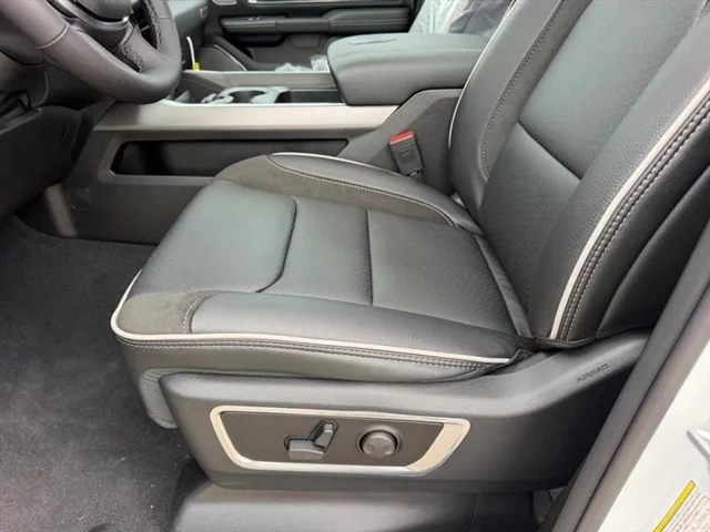 New 2026 Bright White Clear-Coat Exterior Paint RAM Laramie image 18