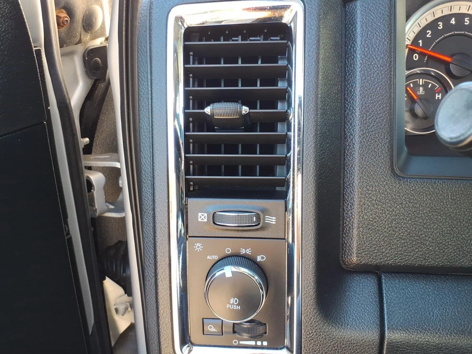 Used 2017 Bright Silver Metallic Clearcoat Ram Laramie image 15