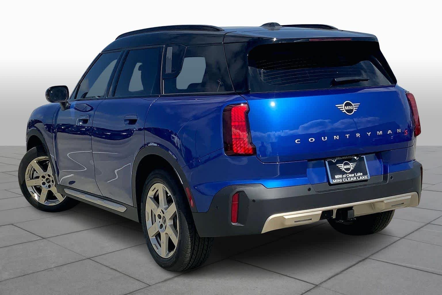 New 2026 Blazing Blue Metallic MINI Signature Plus image 12