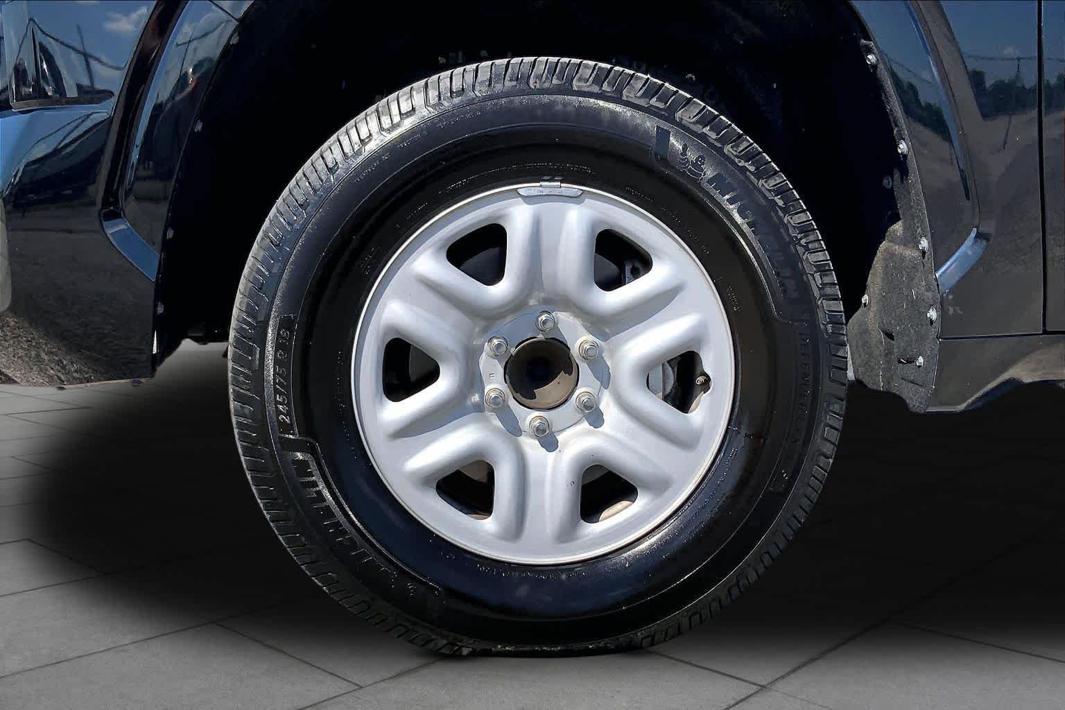 Used 2022 Midnight Black Metallic Toyota SR image 11