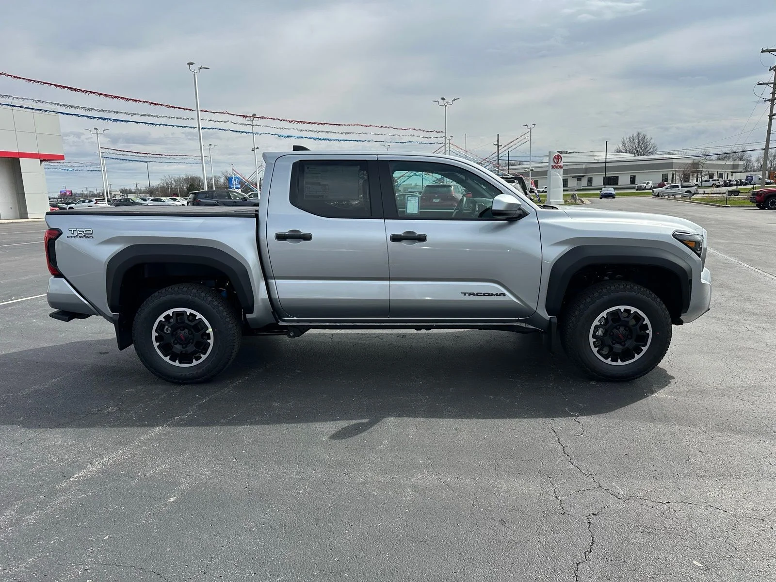 2026 Toyota Tacoma TRD Off Road - Photo 6