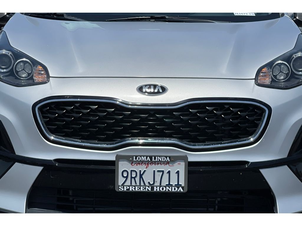 Used 2021 Sparkling Silver Kia LX image 13