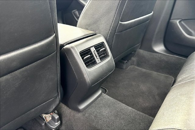 Used 2019 White Honda Touring image 12