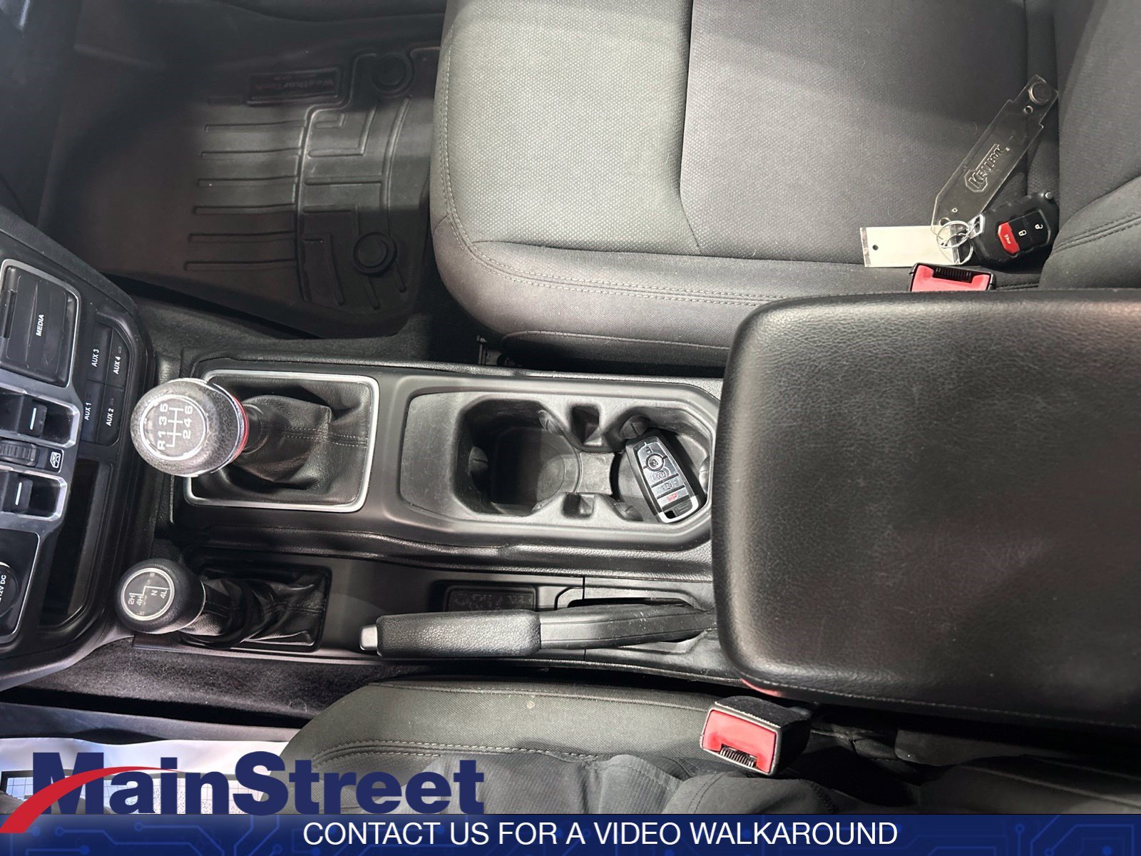 Used 2018 Black Clearcoat Jeep Sport S image 30