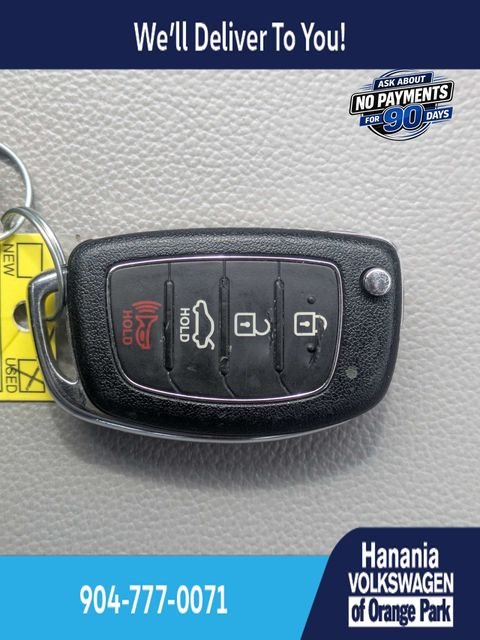 Used 2016 White Hyundai SE image 32