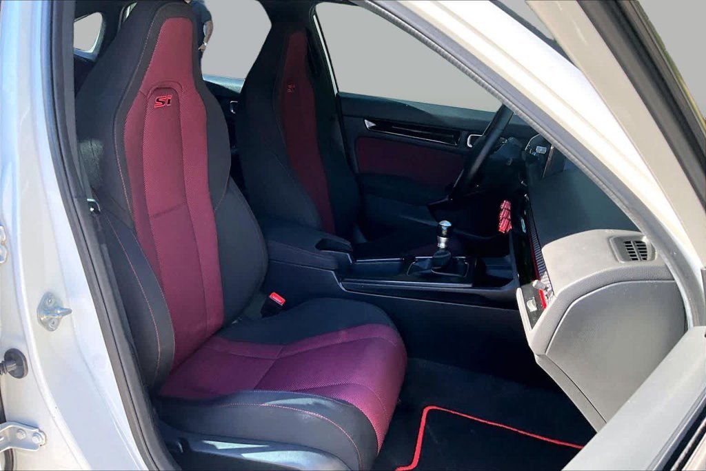 Used 2024 White Honda Base image 9