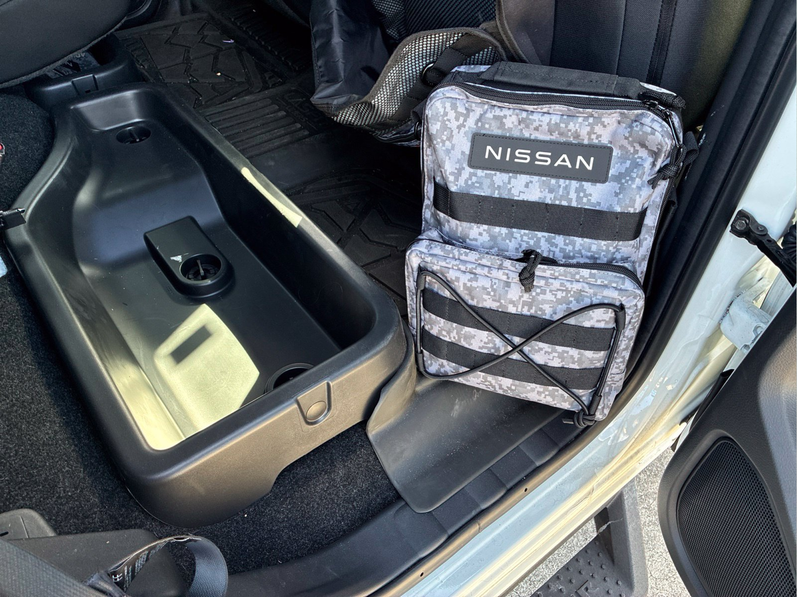 Used 2025 White Nissan PRO-4X image 33