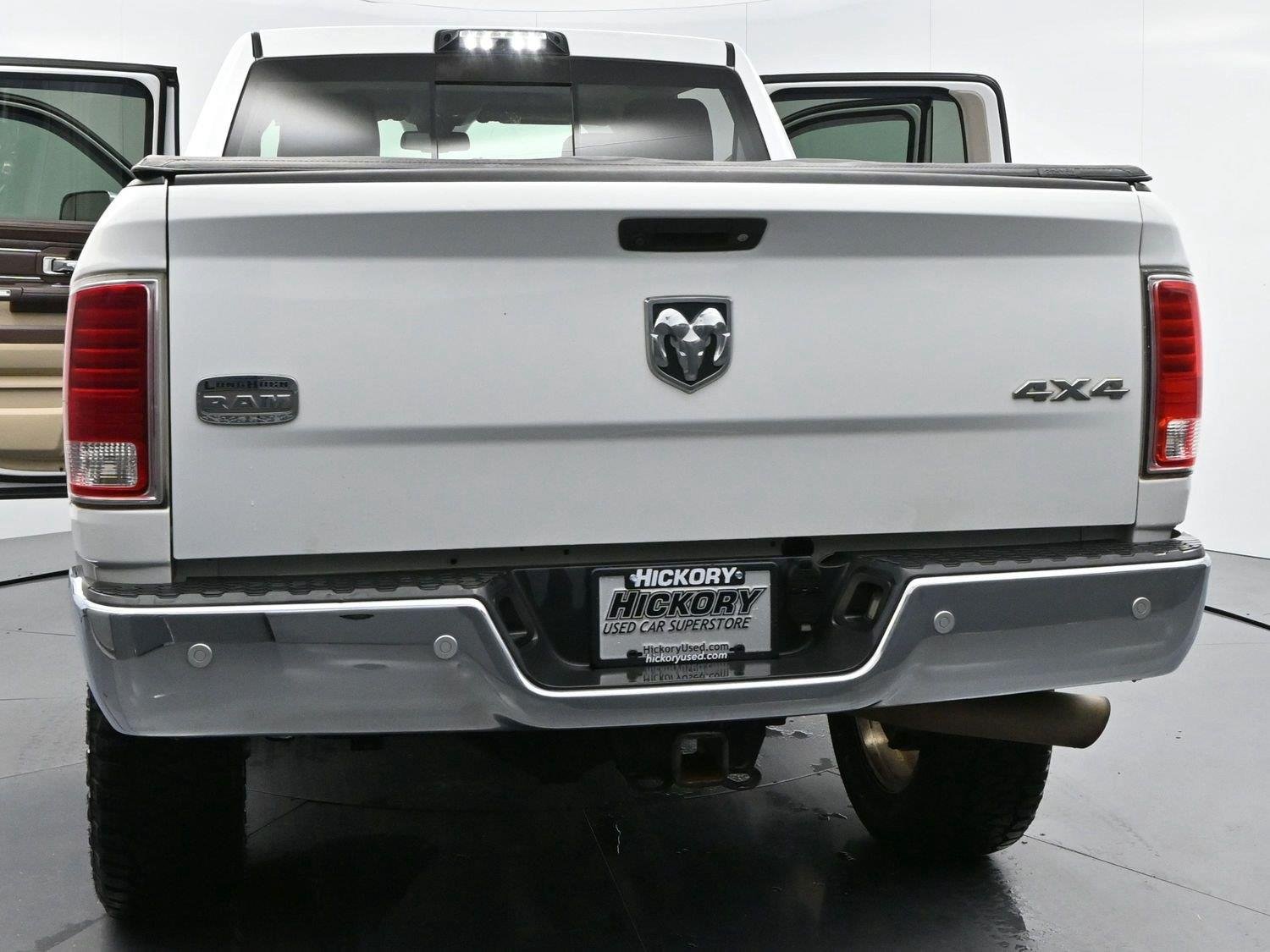 Used 2018 Bright White Clearcoat Ram Longhorn image 44