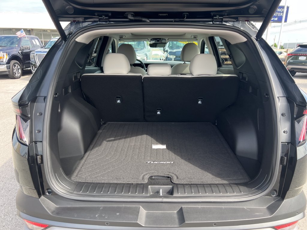 Used 2025 Black Hyundai Limited image 9
