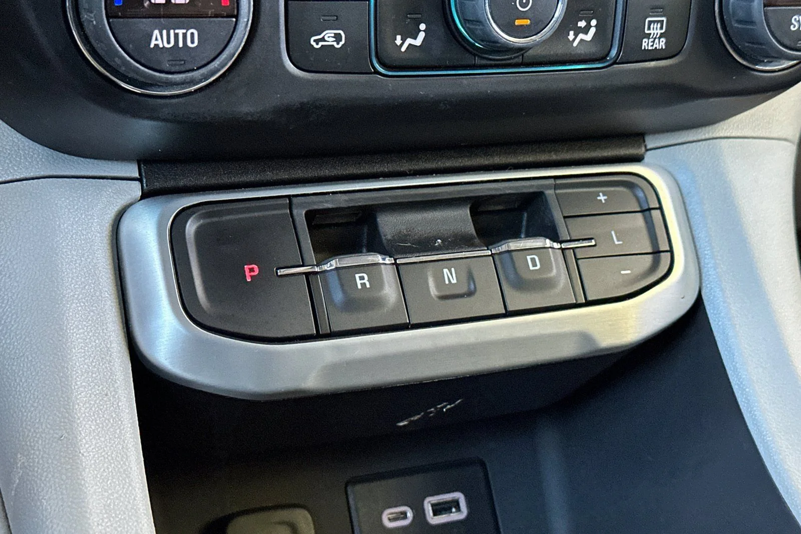 Used 2022 Red GMC SLE image 22