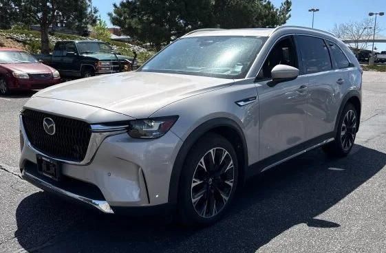 2024 Mazda CX-90 PHEV Premium Package's photo