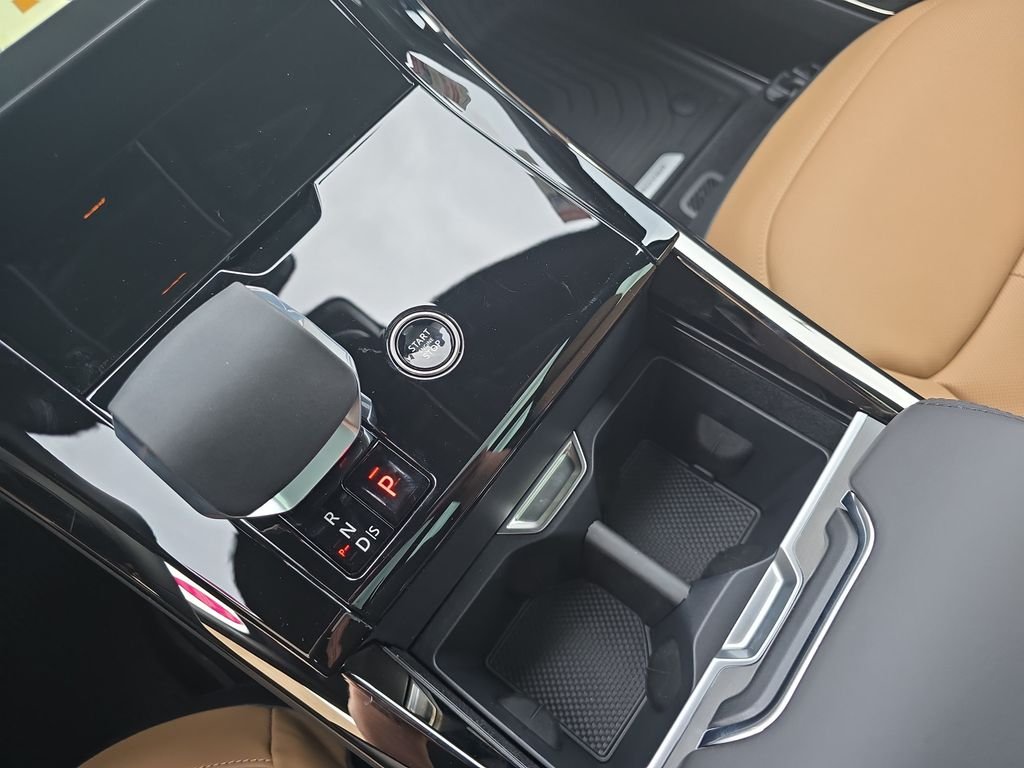 New 2026 Varesine Blue Land Rover Dynamic SE image 18