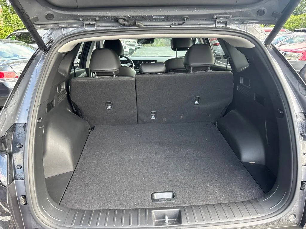 Used 2025 Titanium Gray Hyundai Limited image 5