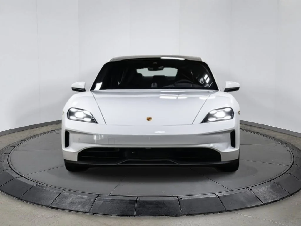 2025 Porsche Taycan S - Photo 10