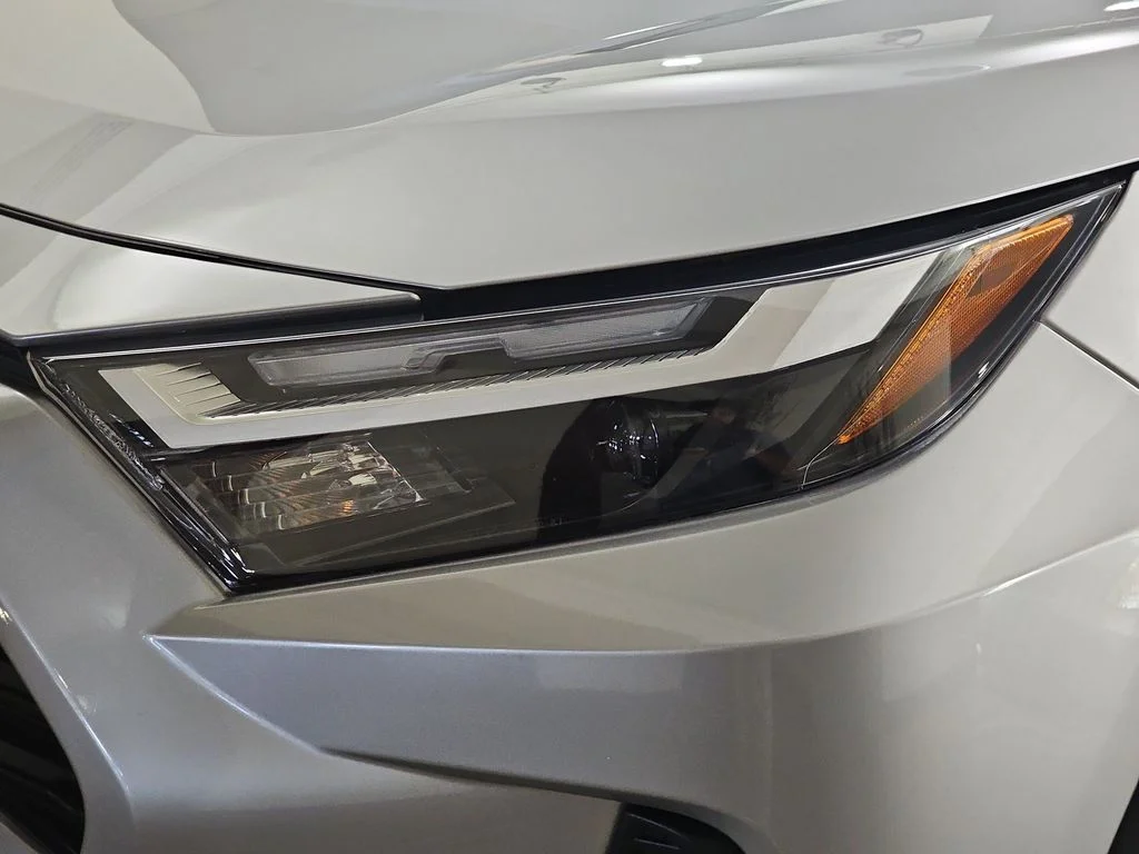 Used 2025 Silver Toyota XLE image 32