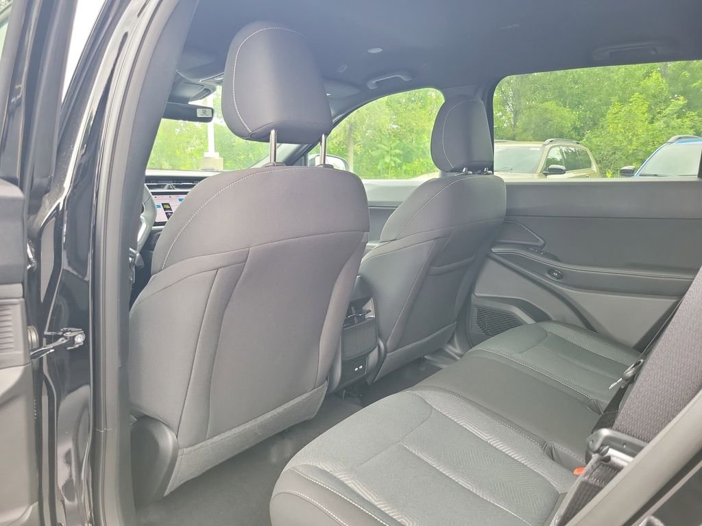 New 2026 Diamond Black Crystal Pearlcoat Jeep Laredo image 4